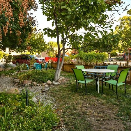 Lodge 7 - Downtown Location. Studio With Shared Hot Tub. Minutes To Arches N.P. Moab Exterior photo