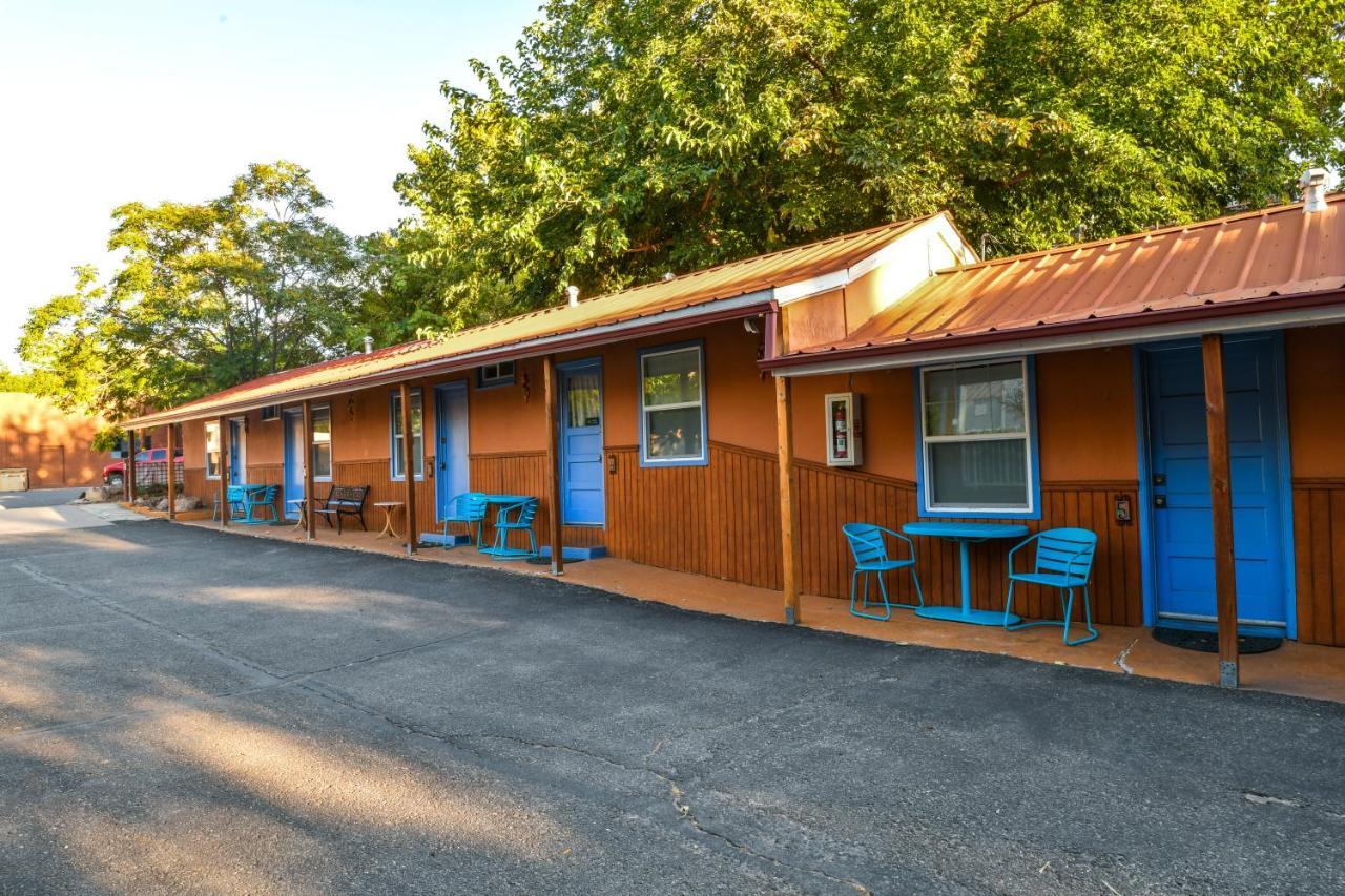 Lodge 7 - Downtown Location. Studio With Shared Hot Tub. Minutes To Arches N.P. Moab Exterior photo