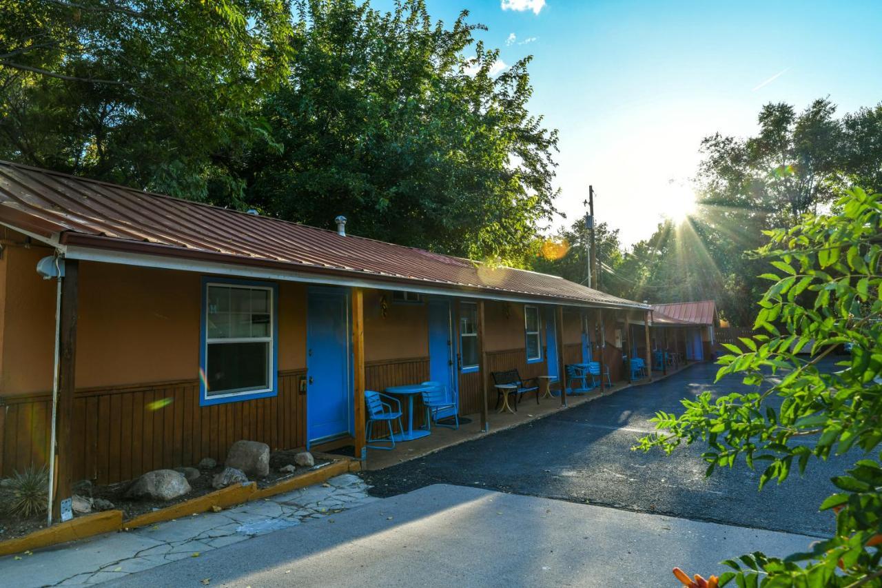 Lodge 7 - Downtown Location. Studio With Shared Hot Tub. Minutes To Arches N.P. Moab Exterior photo